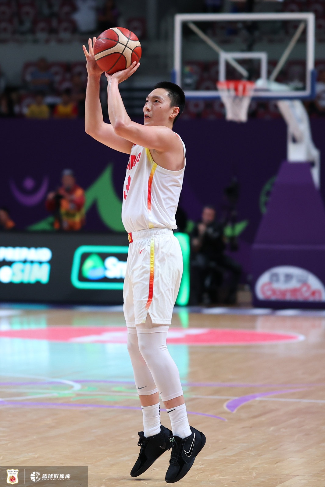 媒体人：中国男篮首发调整一下吧 把不得分的球员放到替补找状态